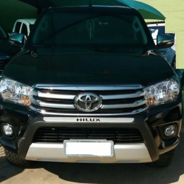 Overbumper Dianteiro Toyota Hilux Cabine Dupla 2016 a 2018 | Preto com Prata | TG Poli | Cód. 07.111 - Imagem 4
